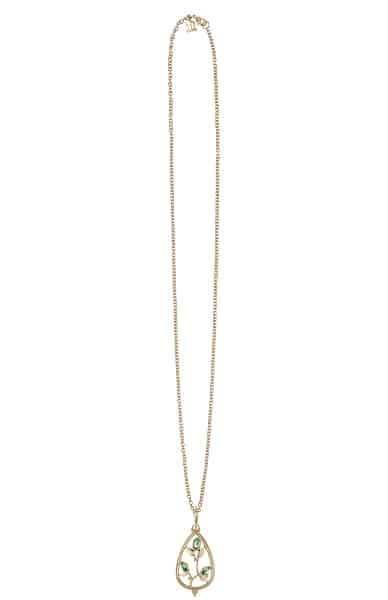 Necklace with pendant 