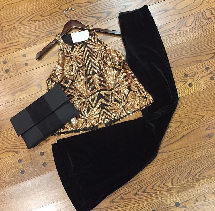 alpharetta shopping guide - honey & hazel featured outfit with black and gold top